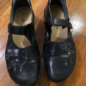 Naot Coast Black Madras Size 40